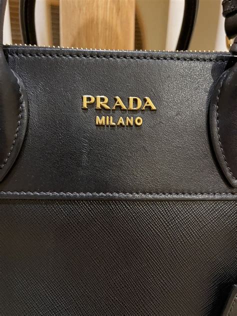 prada paradigme saffiano